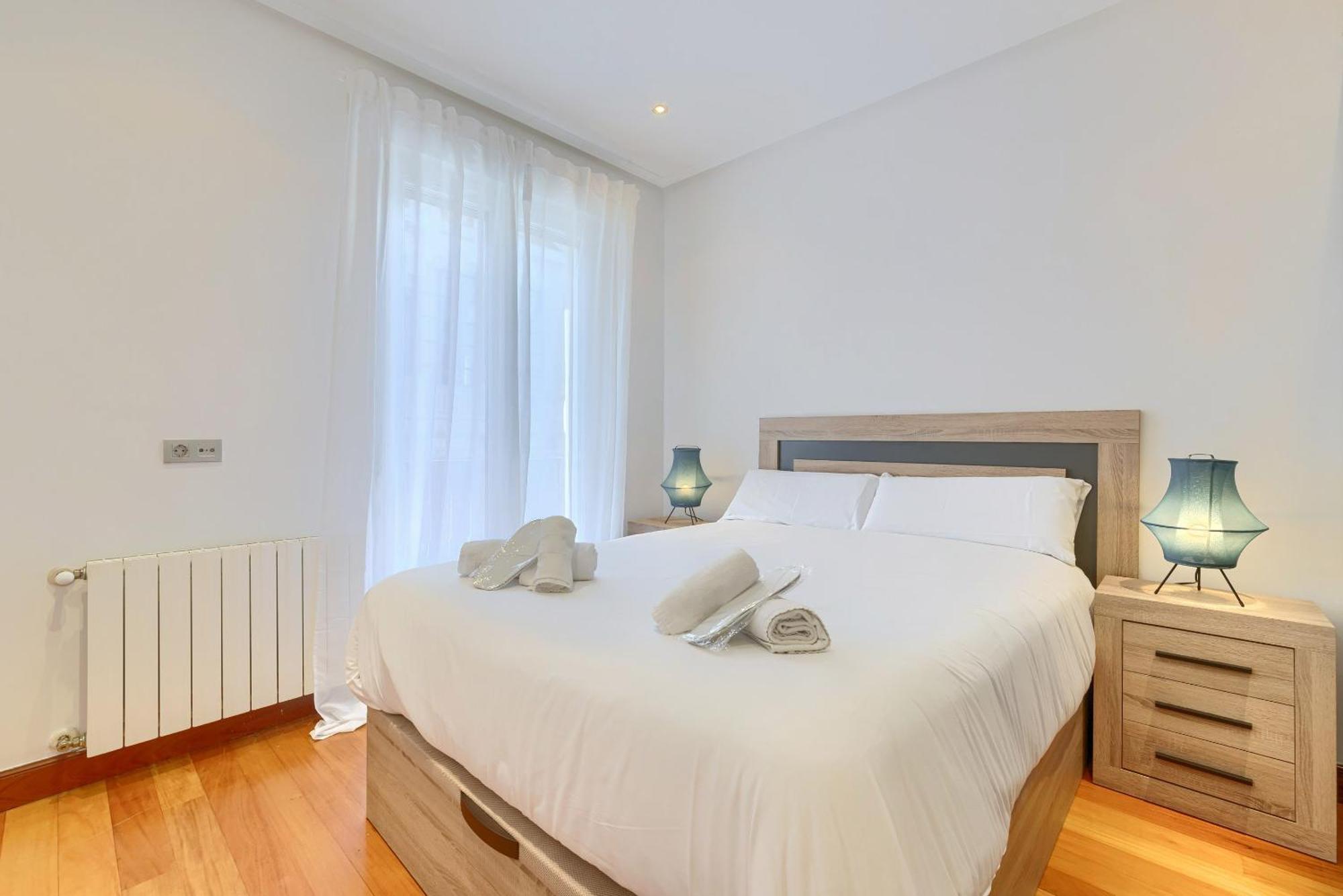 Ayuntamiento Cerca Del Casco Viejo & Parking Lägenhet Bilbao Exteriör bild